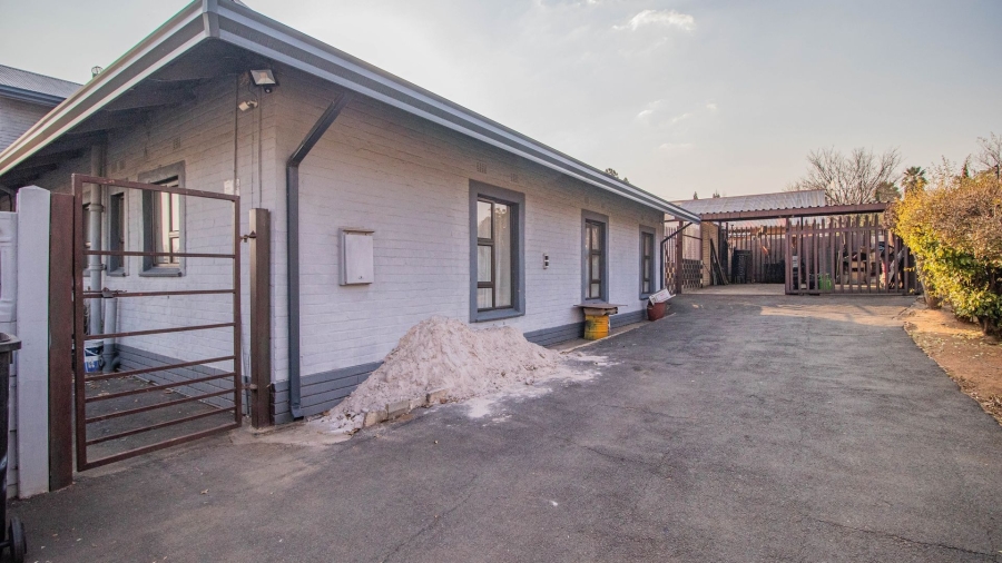 6 Bedroom Property for Sale in Northmead Gauteng