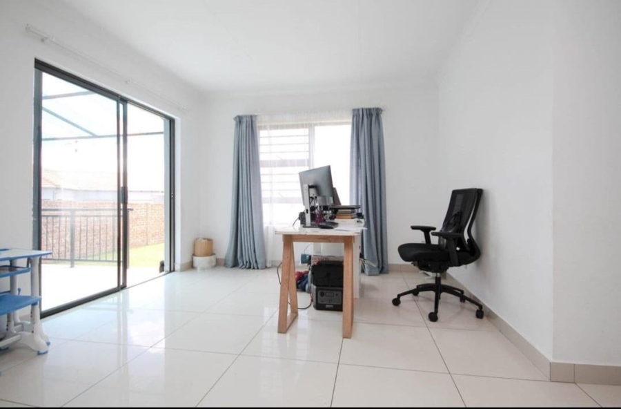 3 Bedroom Property for Sale in Parkrand Gauteng