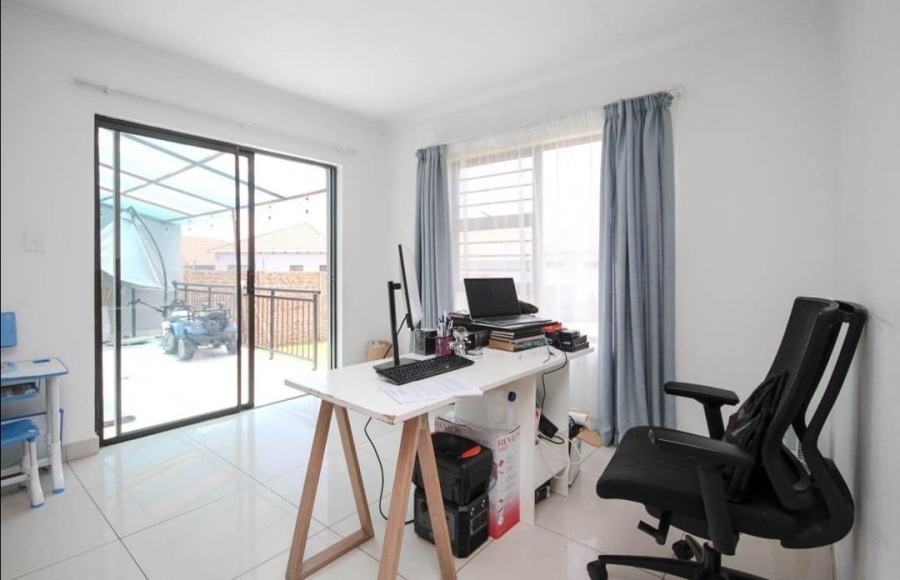 3 Bedroom Property for Sale in Parkrand Gauteng