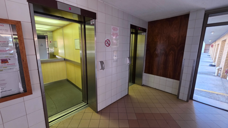 2 Bedroom Property for Sale in Queenswood Gauteng