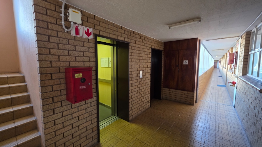 2 Bedroom Property for Sale in Queenswood Gauteng