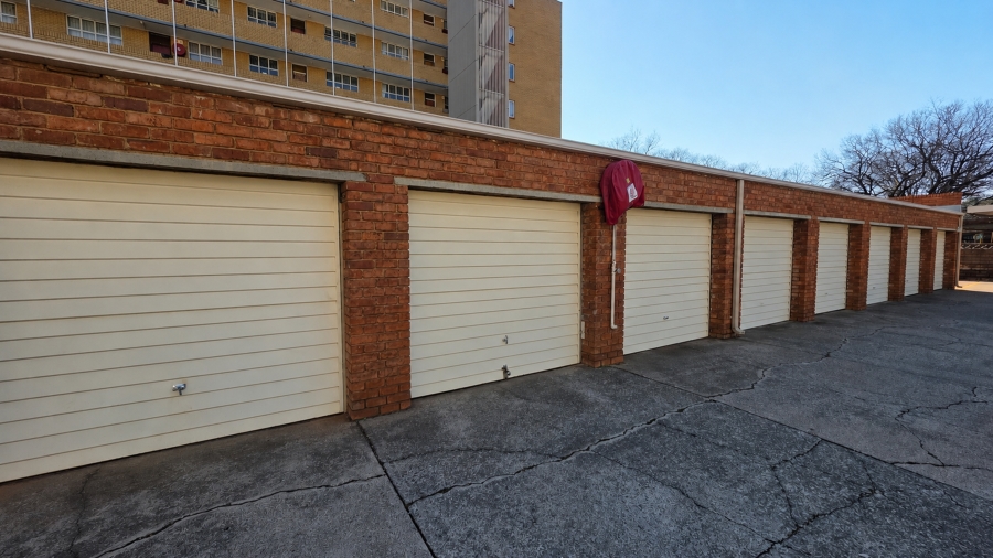 2 Bedroom Property for Sale in Queenswood Gauteng