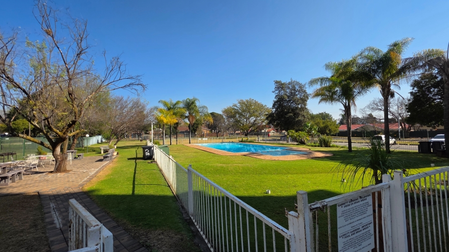 2 Bedroom Property for Sale in Queenswood Gauteng