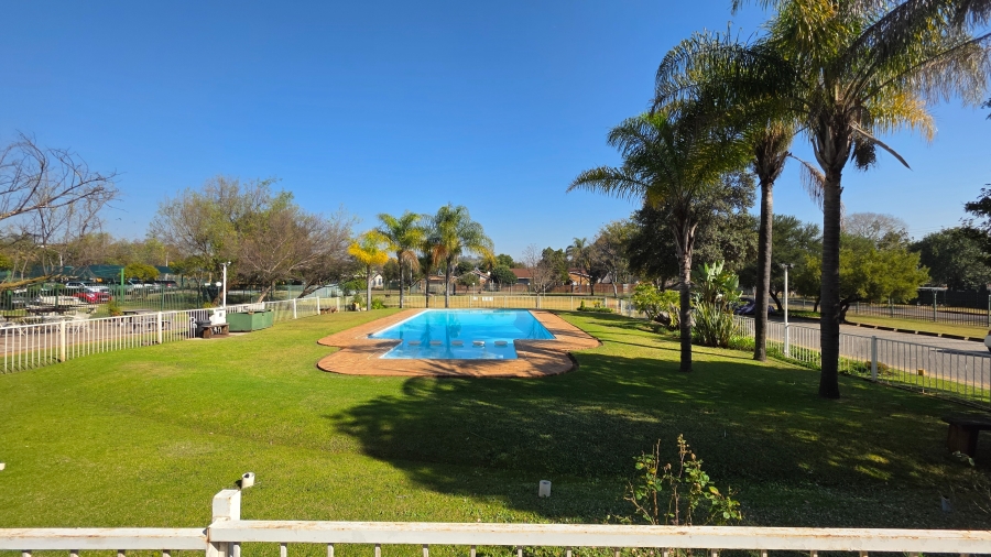 2 Bedroom Property for Sale in Queenswood Gauteng