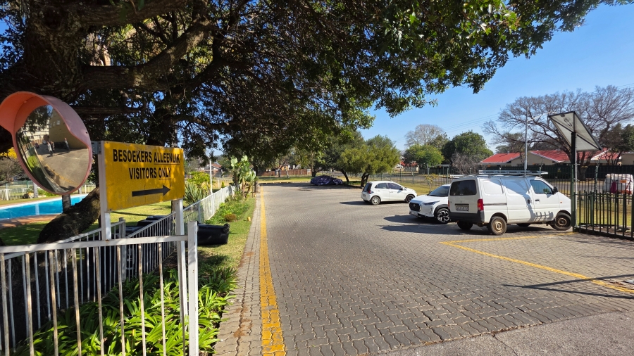 2 Bedroom Property for Sale in Queenswood Gauteng