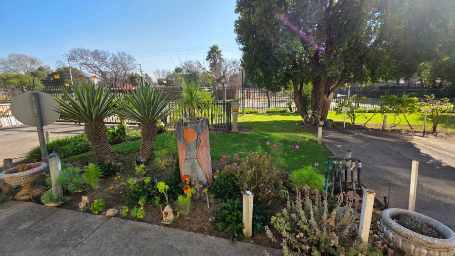 2 Bedroom Property for Sale in Queenswood Gauteng