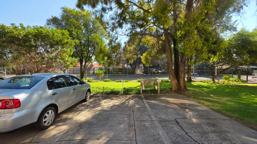2 Bedroom Property for Sale in Queenswood Gauteng
