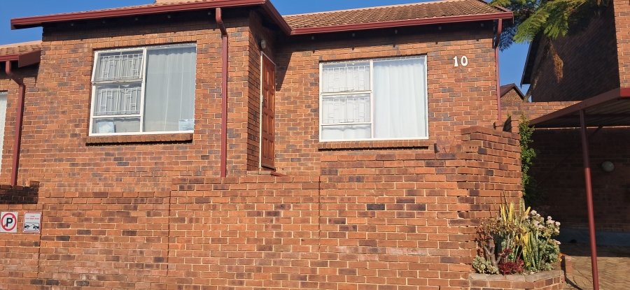 To Let 2 Bedroom Property for Rent in Wilro Park Gauteng