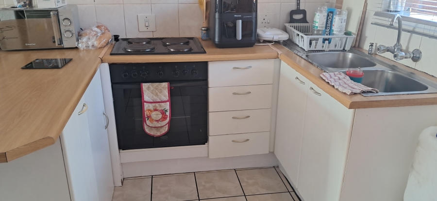 To Let 2 Bedroom Property for Rent in Wilro Park Gauteng