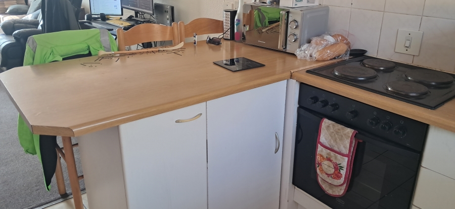 To Let 2 Bedroom Property for Rent in Wilro Park Gauteng