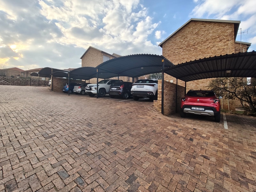 3 Bedroom Property for Sale in South Crest Gauteng