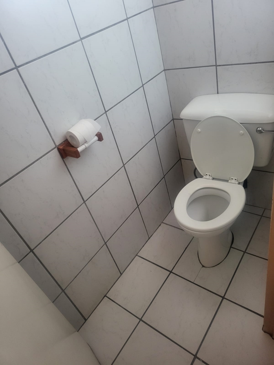 2 Bedroom Property for Sale in Pretoria North Gauteng