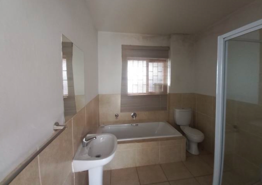 1 Bedroom Property for Sale in Hesteapark Gauteng