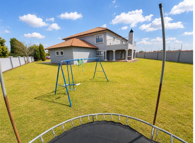 5 Bedroom Property for Sale in Celtisdal Gauteng