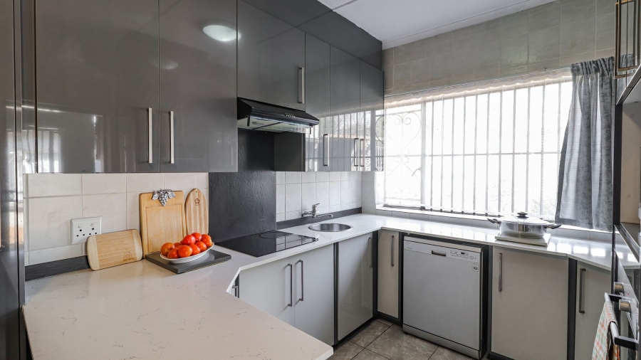 3 Bedroom Property for Sale in Rembrandt Park Gauteng