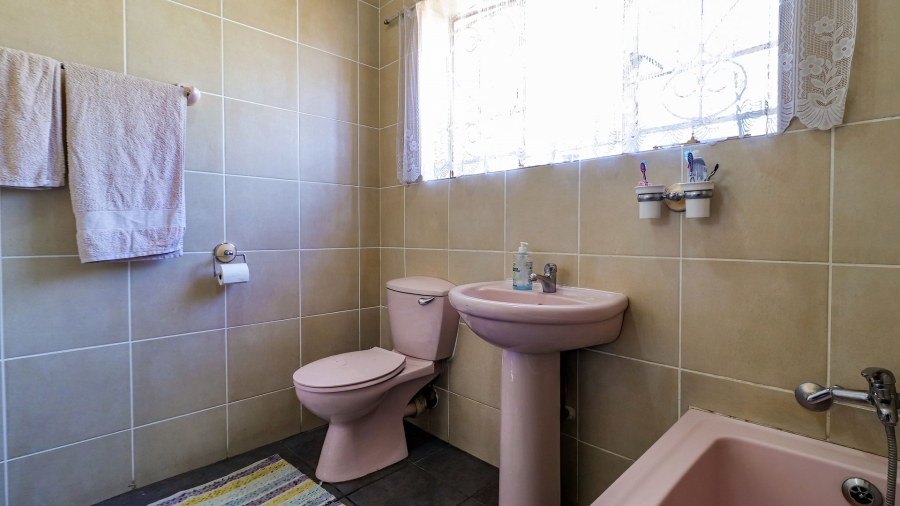 3 Bedroom Property for Sale in Rembrandt Park Gauteng