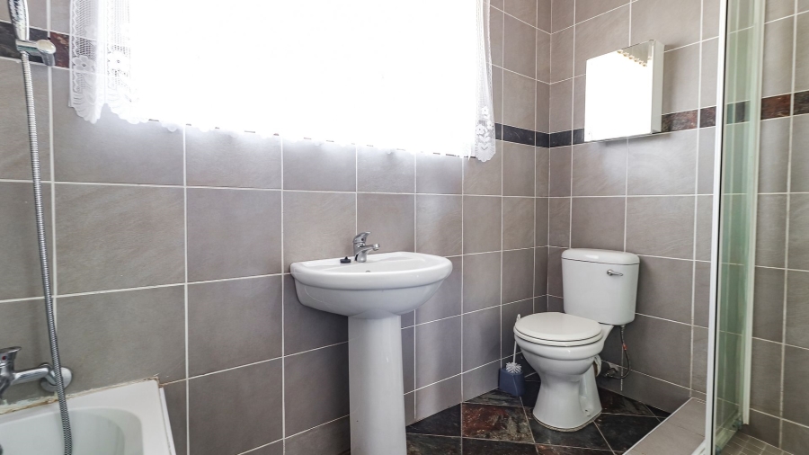 3 Bedroom Property for Sale in Rembrandt Park Gauteng