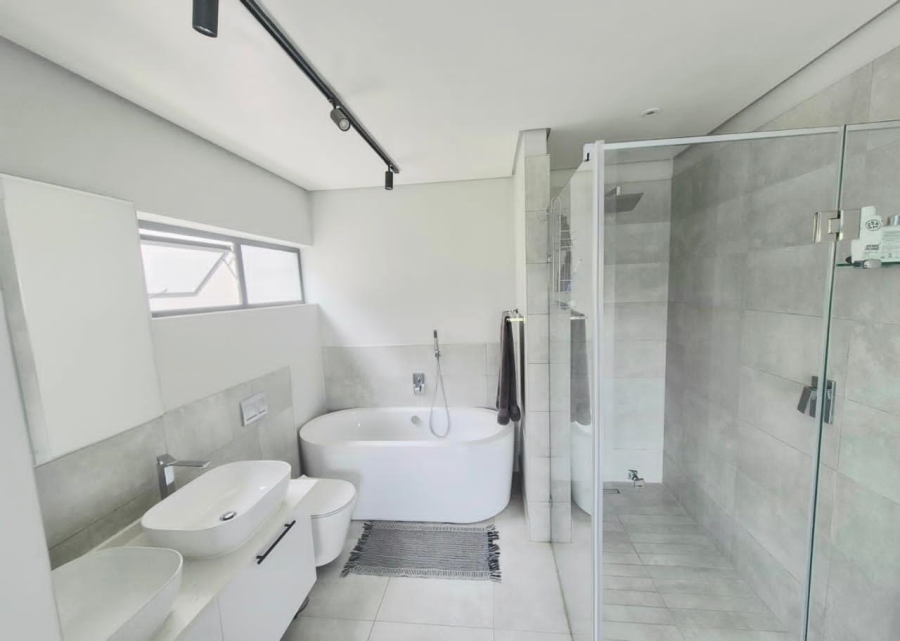 2 Bedroom Property for Sale in Hurlingham Gauteng