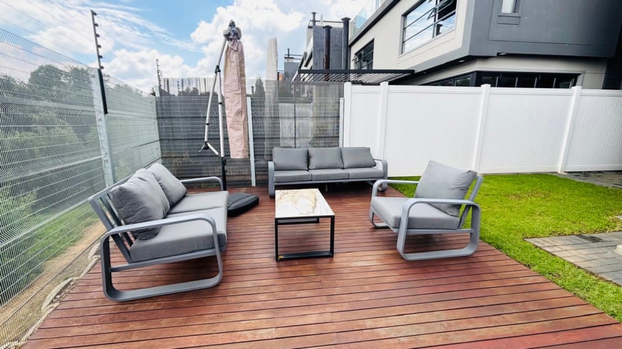 2 Bedroom Property for Sale in Hurlingham Gauteng