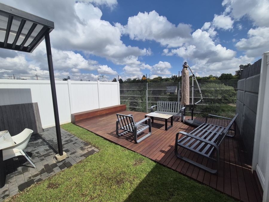 2 Bedroom Property for Sale in Hurlingham Gauteng