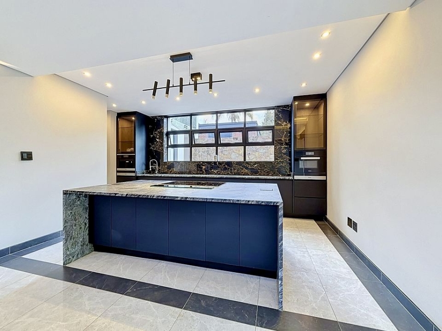 6 Bedroom Property for Sale in Waterkloof Gauteng