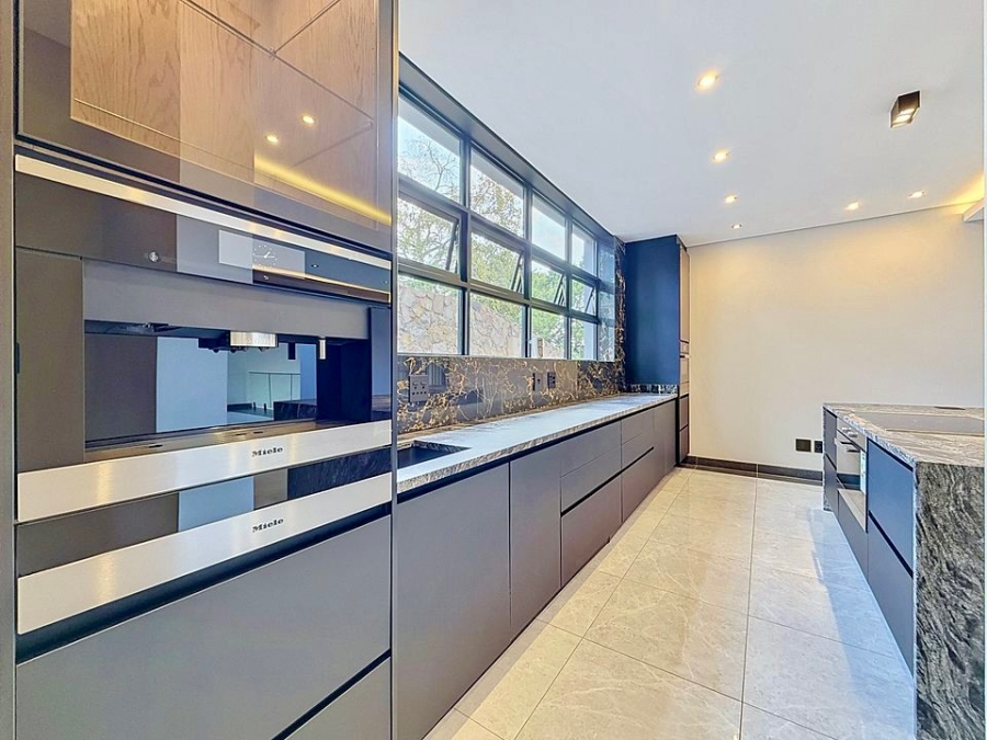 6 Bedroom Property for Sale in Waterkloof Gauteng