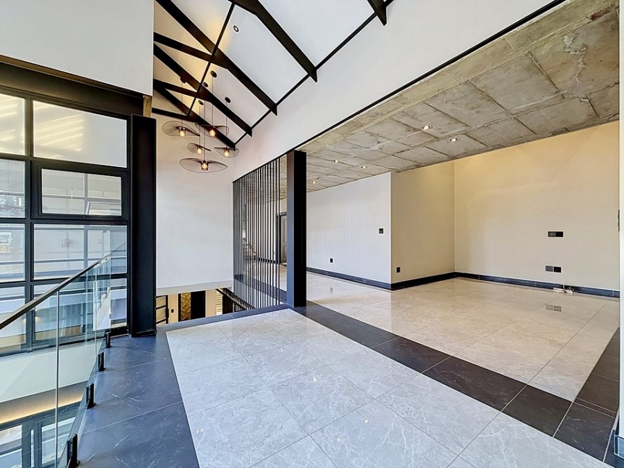 6 Bedroom Property for Sale in Waterkloof Gauteng