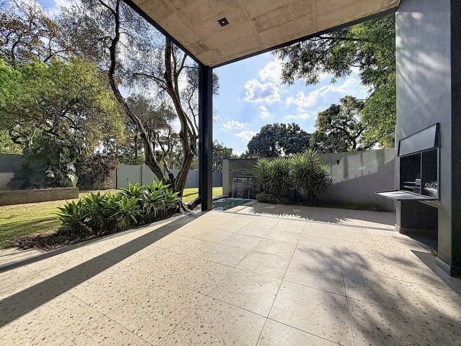 6 Bedroom Property for Sale in Waterkloof Gauteng