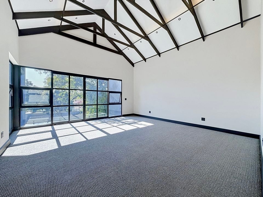 6 Bedroom Property for Sale in Waterkloof Gauteng