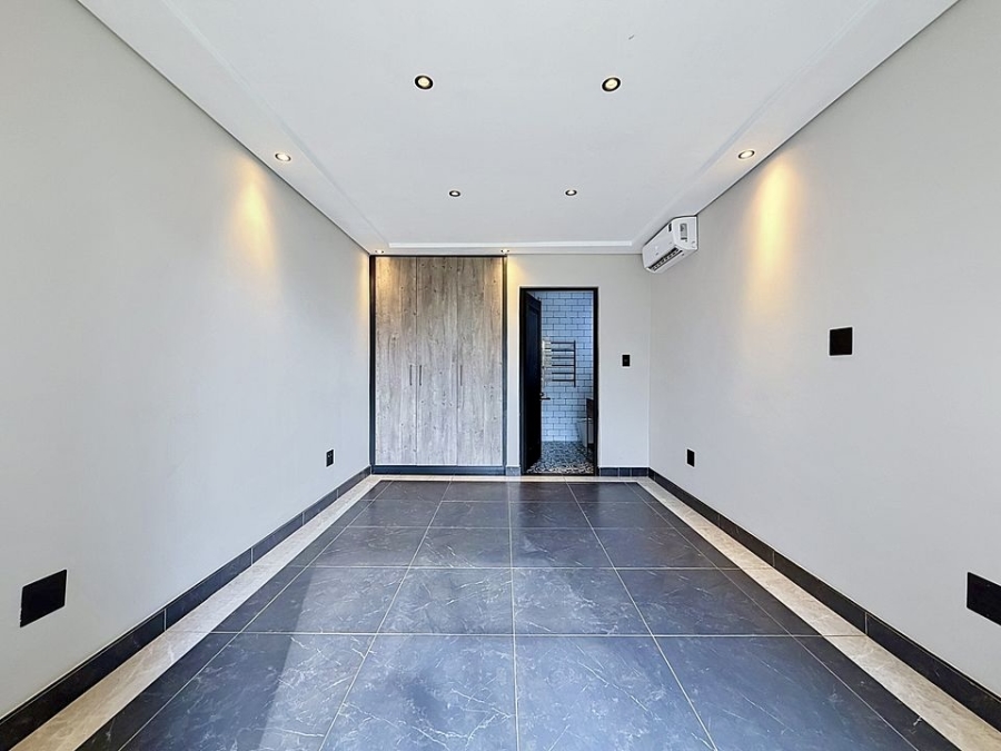 6 Bedroom Property for Sale in Waterkloof Gauteng