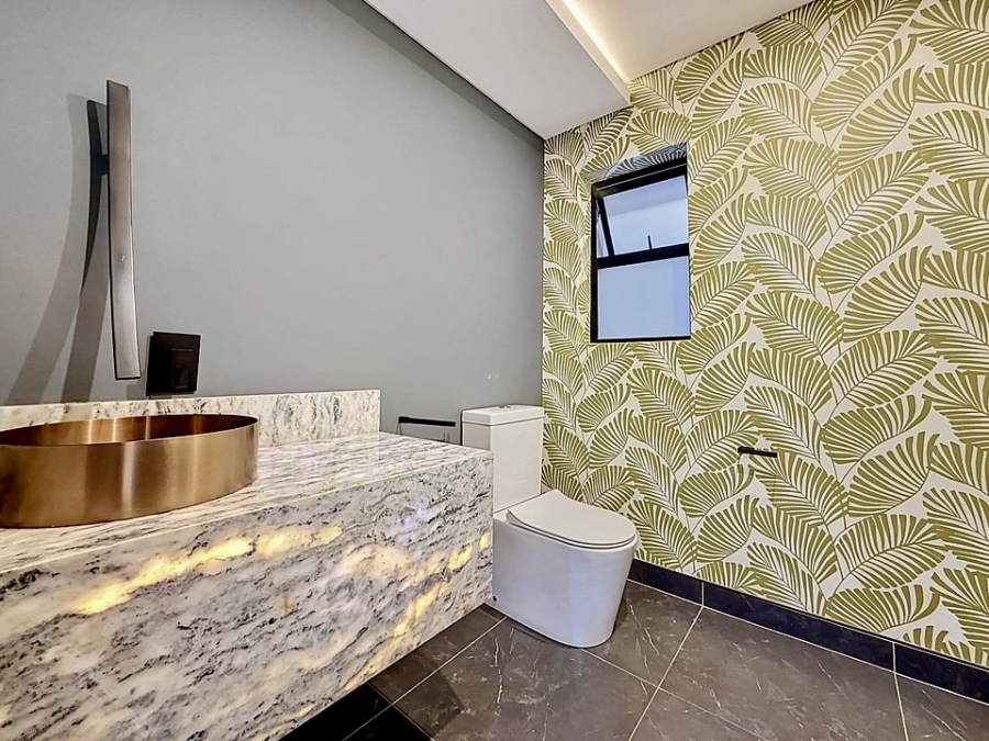 6 Bedroom Property for Sale in Waterkloof Gauteng
