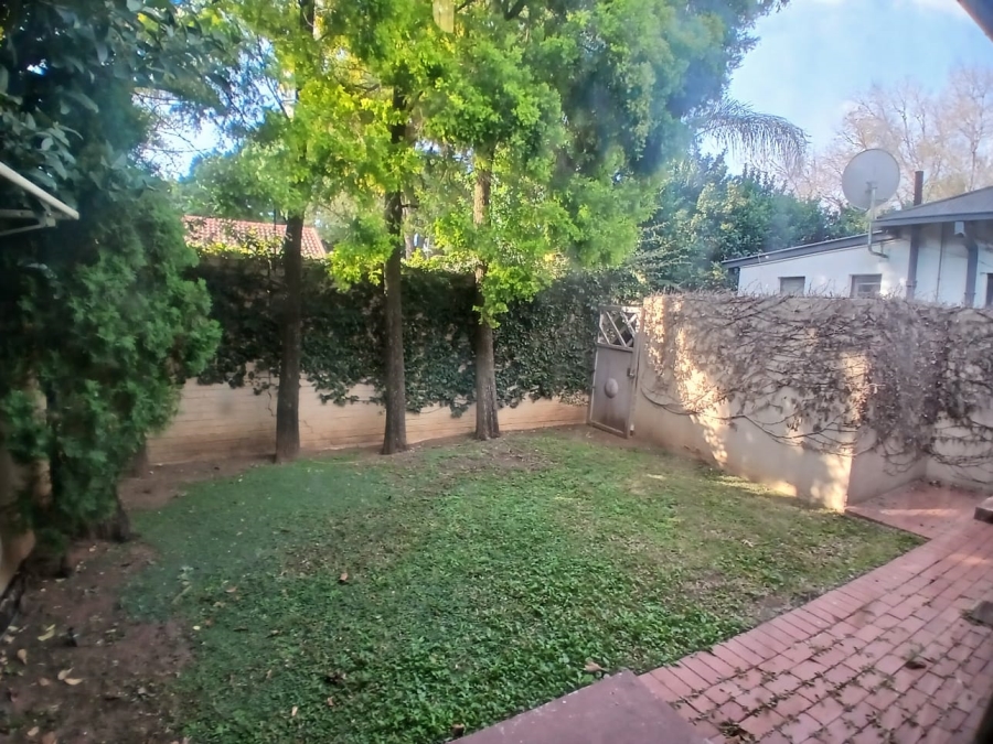 To Let 2 Bedroom Property for Rent in Waterkloof Gauteng