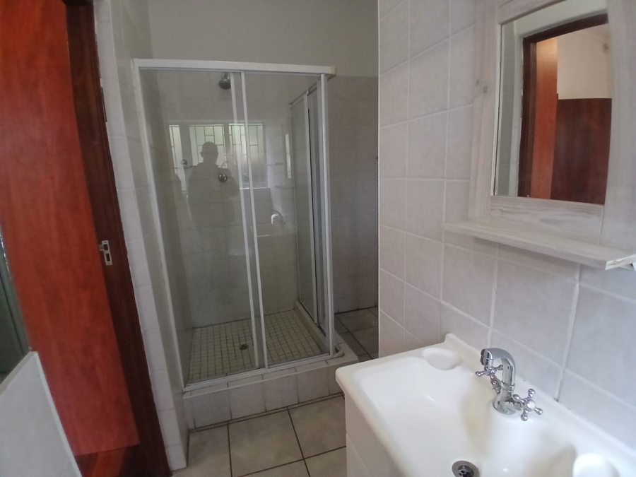 To Let 2 Bedroom Property for Rent in Waterkloof Gauteng