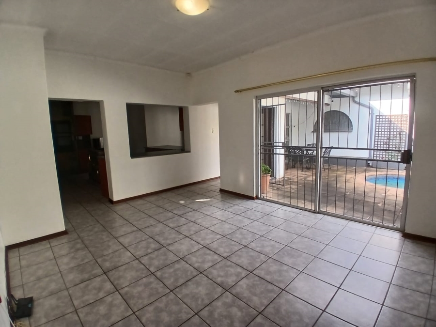 To Let 2 Bedroom Property for Rent in Waterkloof Gauteng