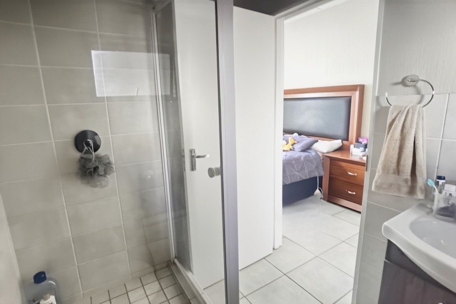 2 Bedroom Property for Sale in Sunninghill Gauteng