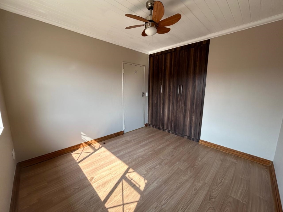 To Let 2 Bedroom Property for Rent in Waverley Gauteng