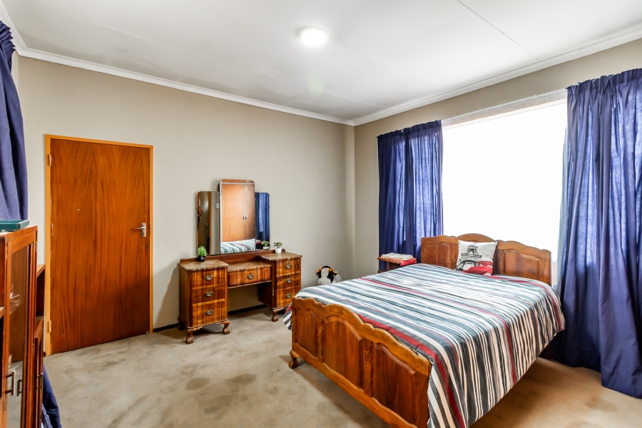 5 Bedroom Property for Sale in Roseville Gauteng
