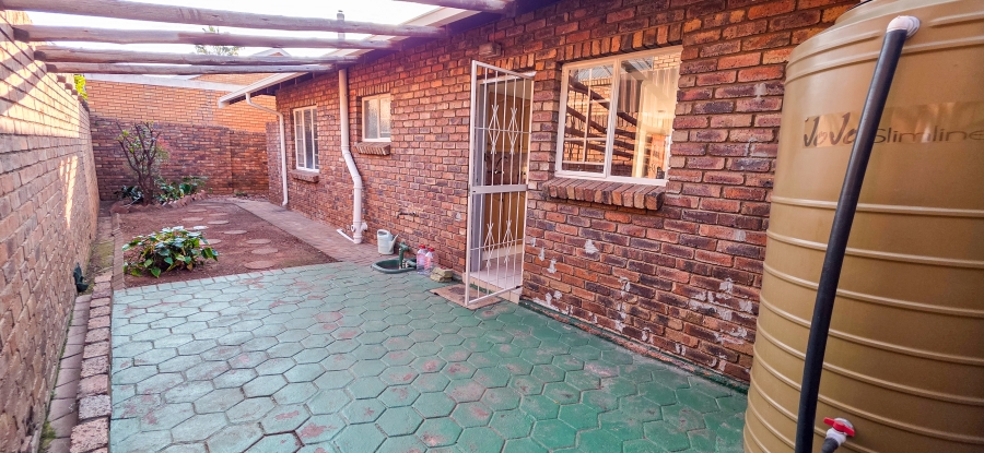 3 Bedroom Property for Sale in Magalieskruin Gauteng