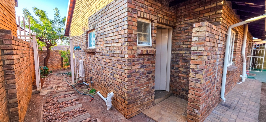 3 Bedroom Property for Sale in Magalieskruin Gauteng