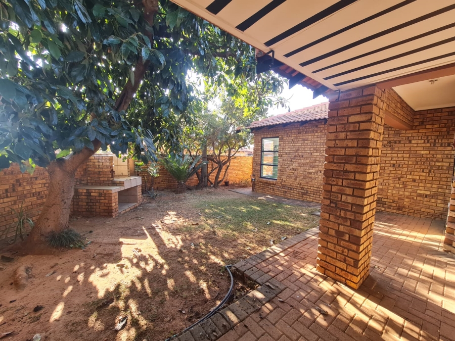3 Bedroom Property for Sale in Equestria Gauteng