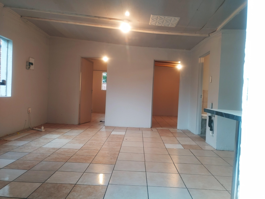 To Let 2 Bedroom Property for Rent in Birchleigh North Gauteng
