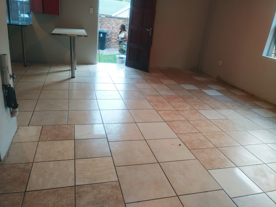 To Let 2 Bedroom Property for Rent in Birchleigh North Gauteng