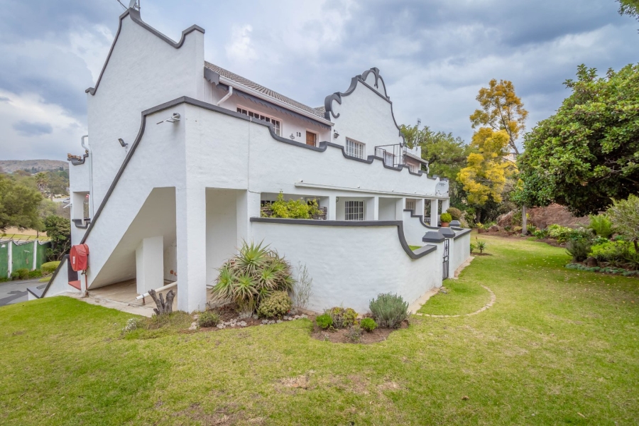 To Let 2 Bedroom Property for Rent in Helderkruin Gauteng