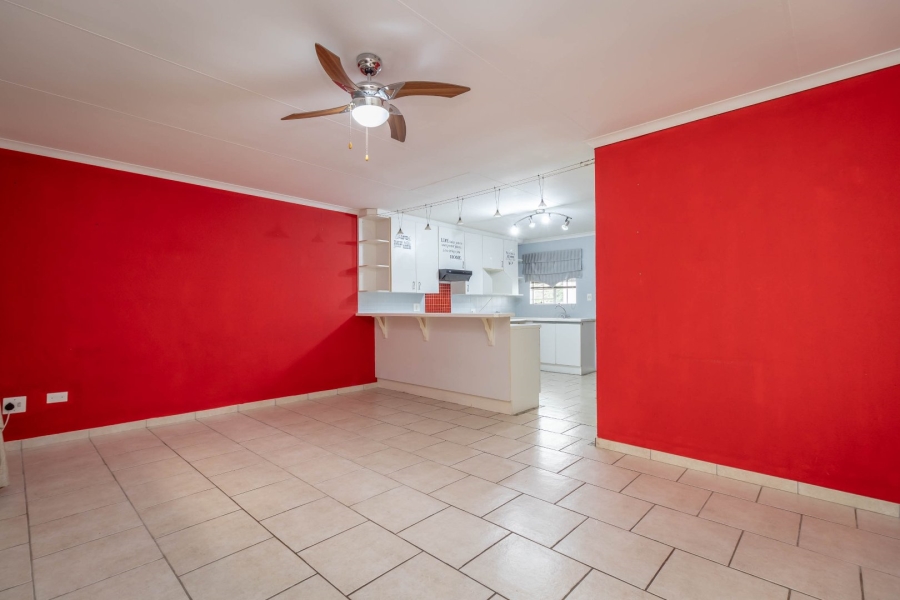 To Let 2 Bedroom Property for Rent in Helderkruin Gauteng