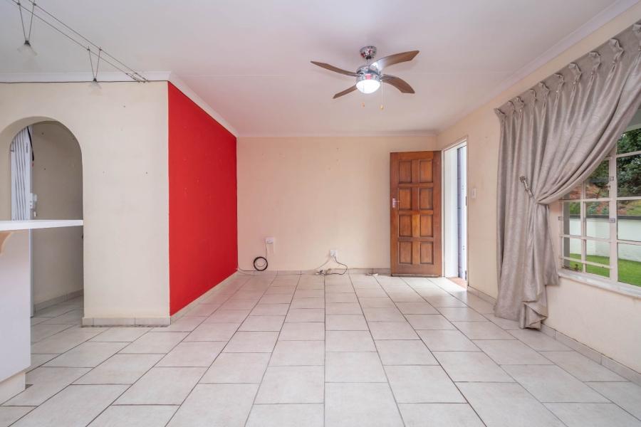 To Let 2 Bedroom Property for Rent in Helderkruin Gauteng