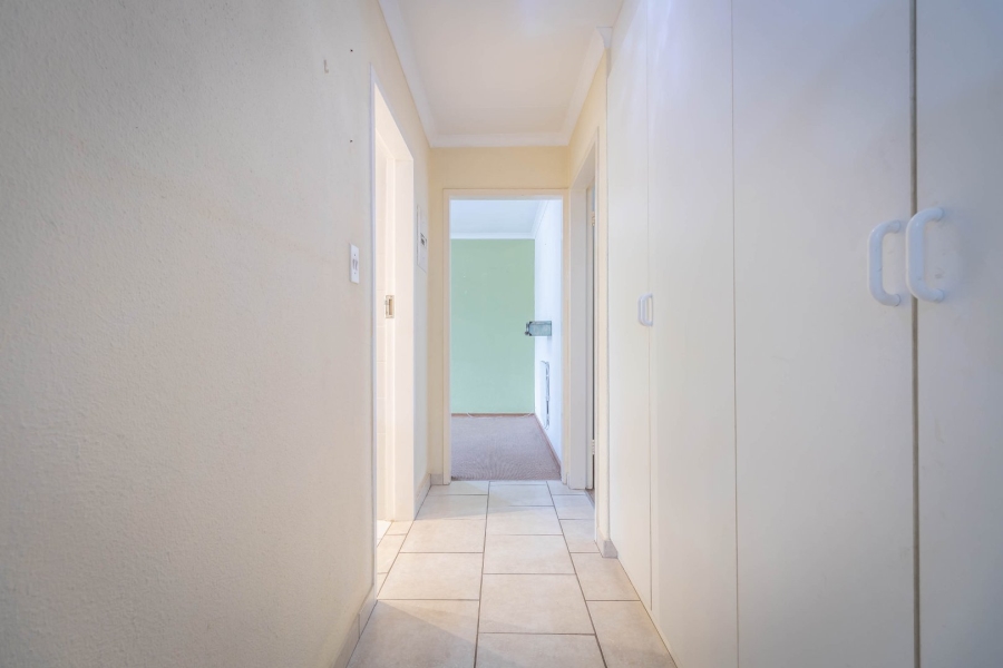 To Let 2 Bedroom Property for Rent in Helderkruin Gauteng