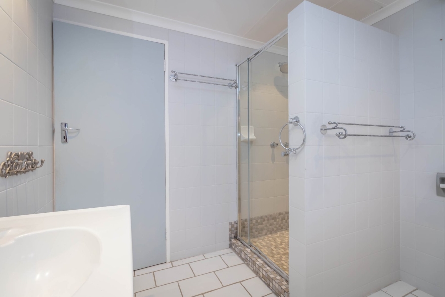 To Let 2 Bedroom Property for Rent in Helderkruin Gauteng