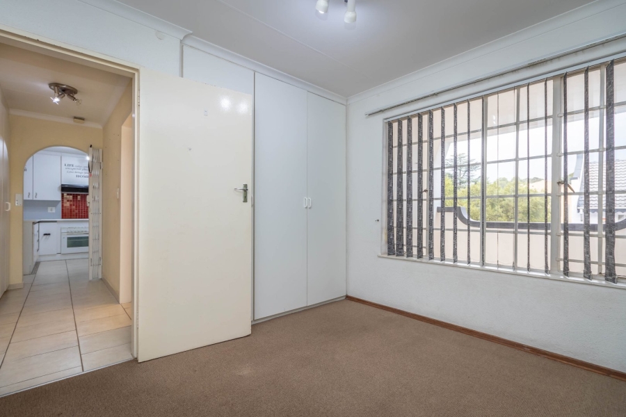 To Let 2 Bedroom Property for Rent in Helderkruin Gauteng