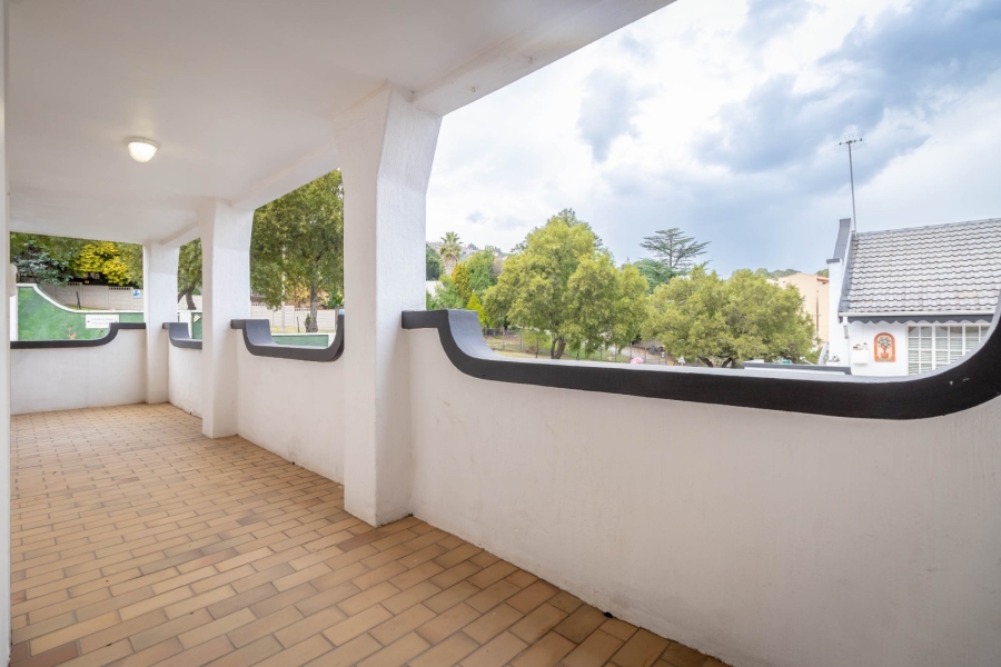 To Let 2 Bedroom Property for Rent in Helderkruin Gauteng