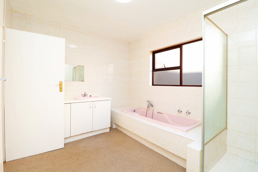 2 Bedroom Property for Sale in Orchards Gauteng